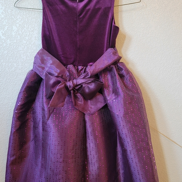 Girls dress, size 8, maybe worn one? / maybe not at all?  Excellent condition!!! - Picture 4 of 4